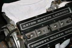 V8 Aston Martin en cours de restauration